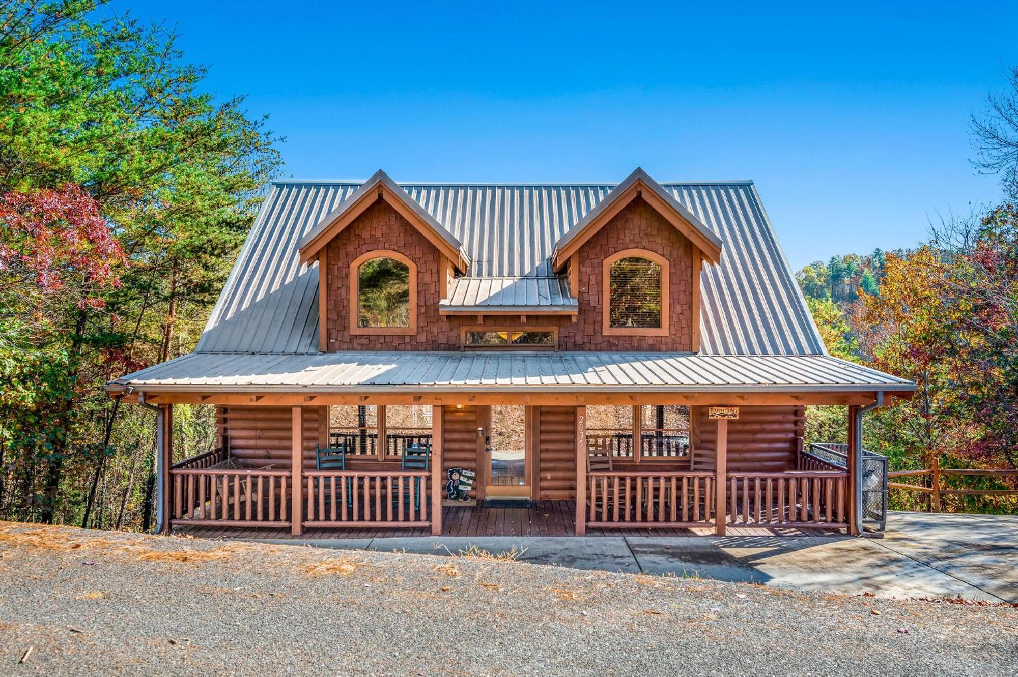 Bearfoot Pines - True Log Cabin - Wi-Fi, Hot Tub, Fishing, Deck With Views! - Mins To Pf Sevierville Eksteriør billede