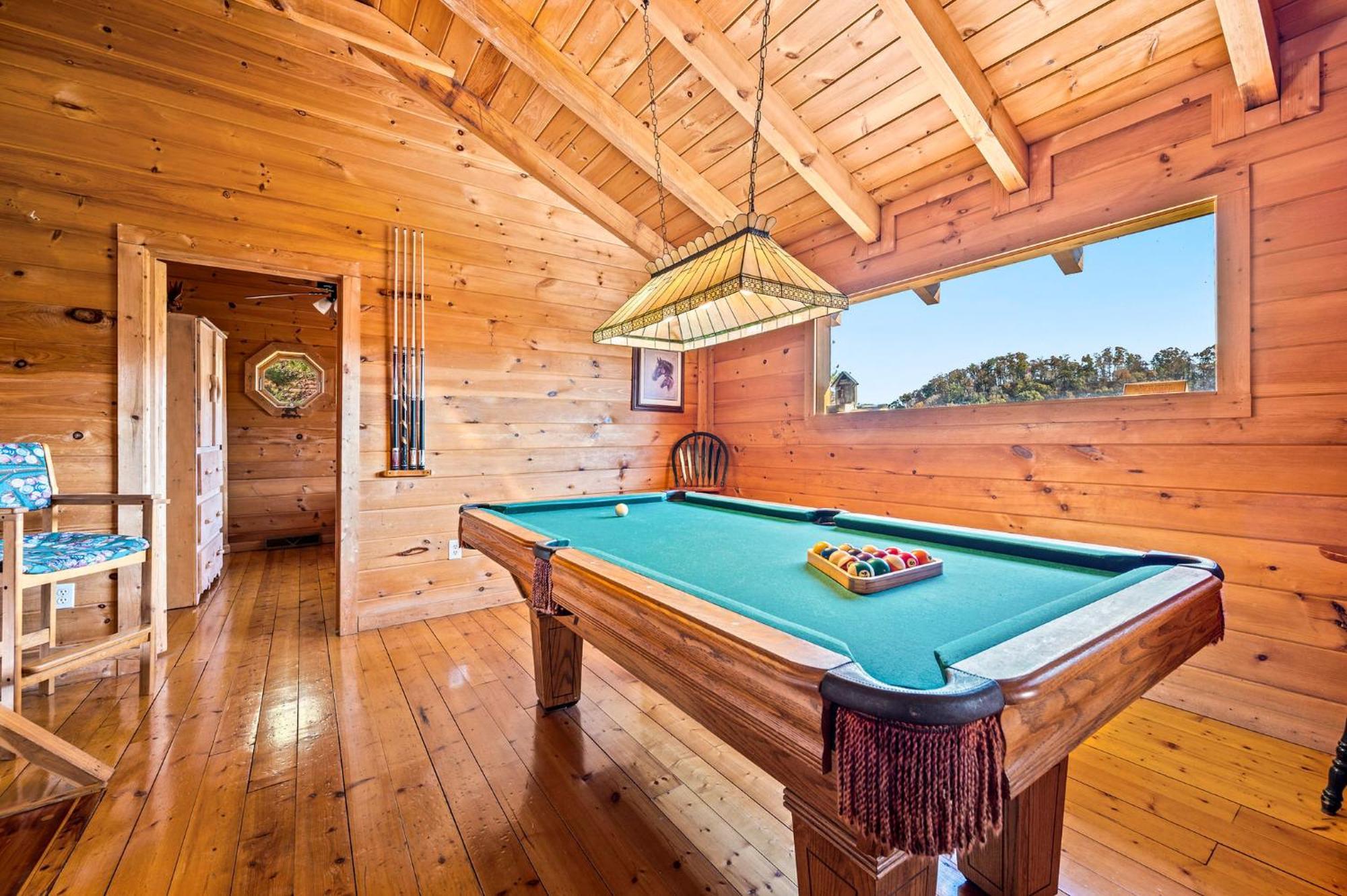 Bearfoot Pines - True Log Cabin - Wi-Fi, Hot Tub, Fishing, Deck With Views! - Mins To Pf Sevierville Eksteriør billede