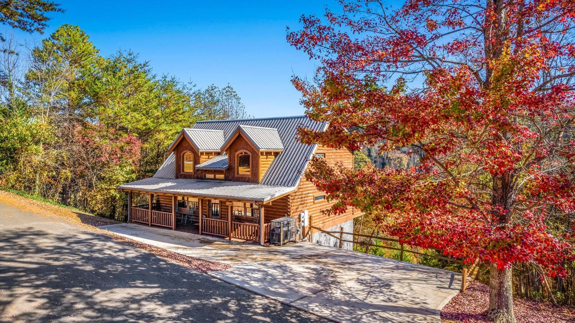 Bearfoot Pines - True Log Cabin - Wi-Fi, Hot Tub, Fishing, Deck With Views! - Mins To Pf Sevierville Eksteriør billede