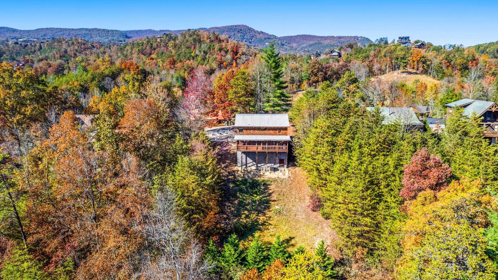 Bearfoot Pines - True Log Cabin - Wi-Fi, Hot Tub, Fishing, Deck With Views! - Mins To Pf Sevierville Eksteriør billede