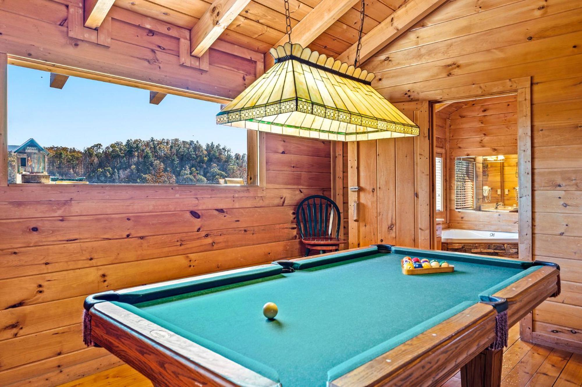 Bearfoot Pines - True Log Cabin - Wi-Fi, Hot Tub, Fishing, Deck With Views! - Mins To Pf Sevierville Eksteriør billede