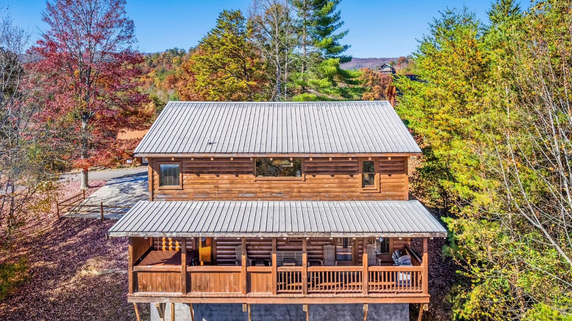 Bearfoot Pines - True Log Cabin - Wi-Fi, Hot Tub, Fishing, Deck With Views! - Mins To Pf Sevierville Eksteriør billede