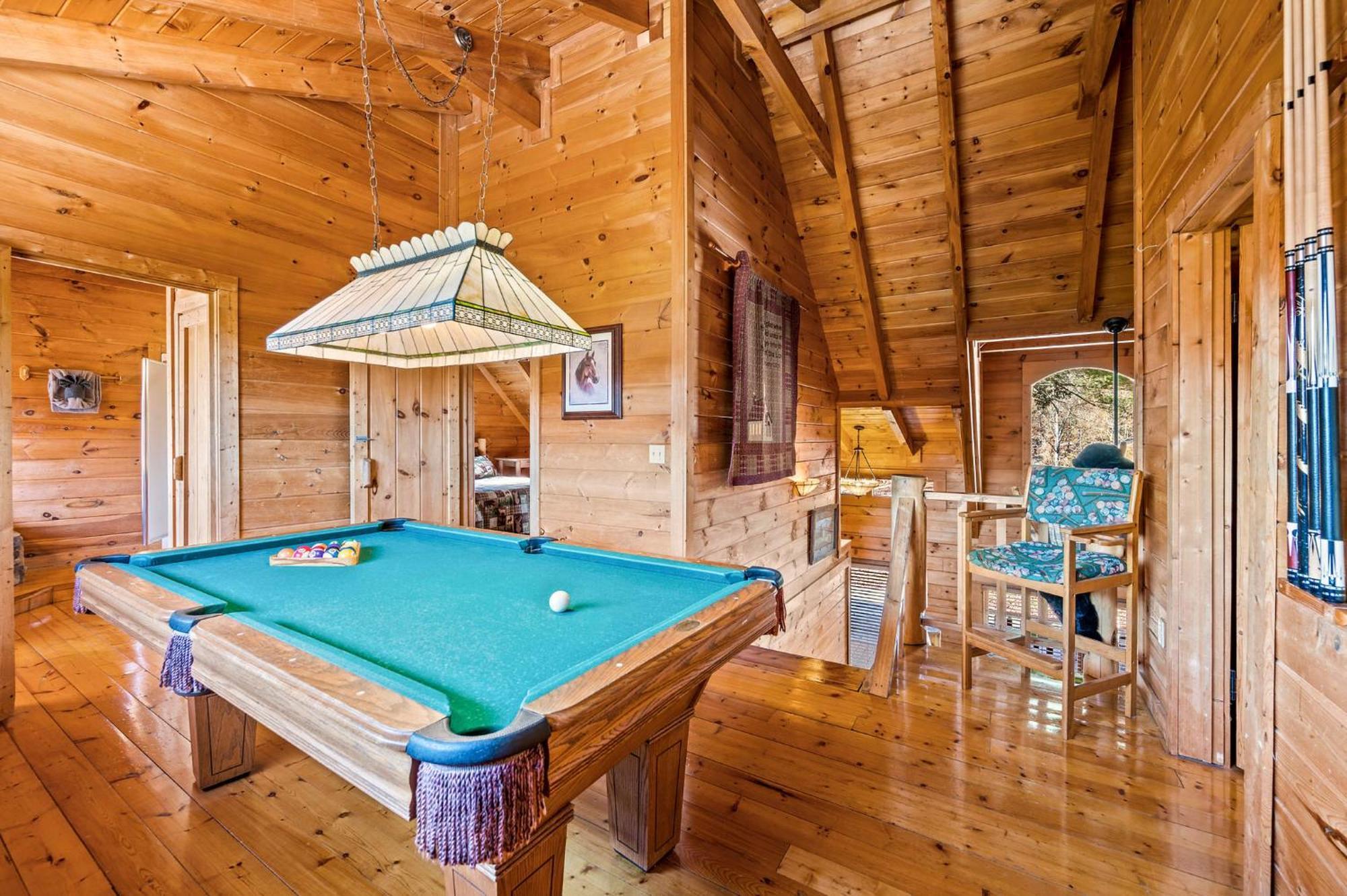 Bearfoot Pines - True Log Cabin - Wi-Fi, Hot Tub, Fishing, Deck With Views! - Mins To Pf Sevierville Eksteriør billede