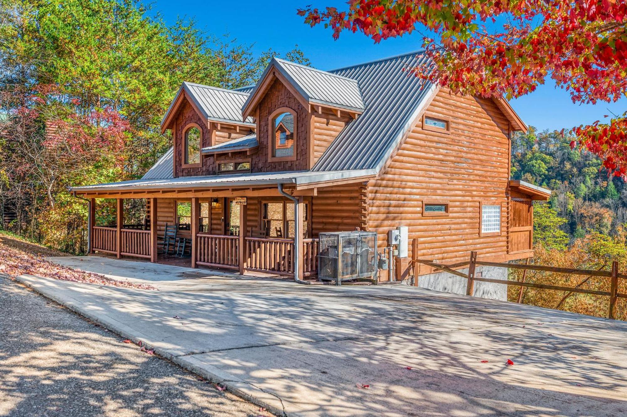 Bearfoot Pines - True Log Cabin - Wi-Fi, Hot Tub, Fishing, Deck With Views! - Mins To Pf Sevierville Eksteriør billede