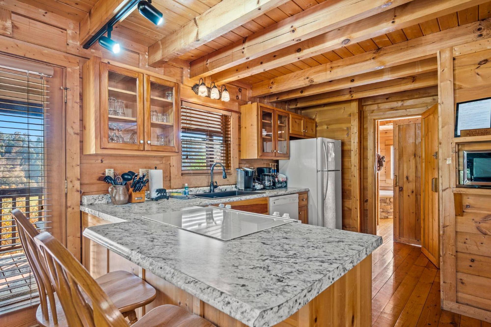 Bearfoot Pines - True Log Cabin - Wi-Fi, Hot Tub, Fishing, Deck With Views! - Mins To Pf Sevierville Eksteriør billede