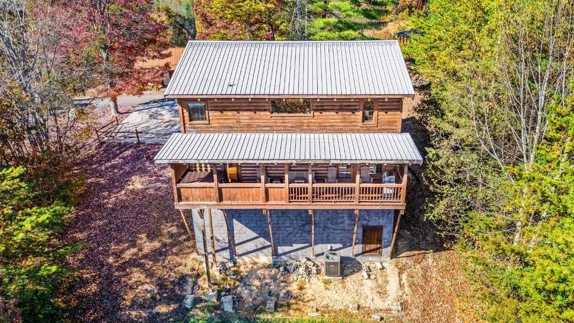 Bearfoot Pines - True Log Cabin - Wi-Fi, Hot Tub, Fishing, Deck With Views! - Mins To Pf Sevierville Eksteriør billede